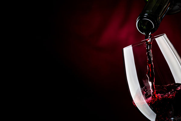 Guía para el Consumidor Moderno: 6 Mitos y Verdades que Cambiarán tu Forma de Beber Vino